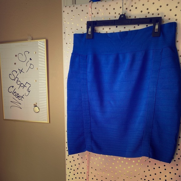 Rock & Republic: Sexy Mini Skirt - Picture 1 of 10